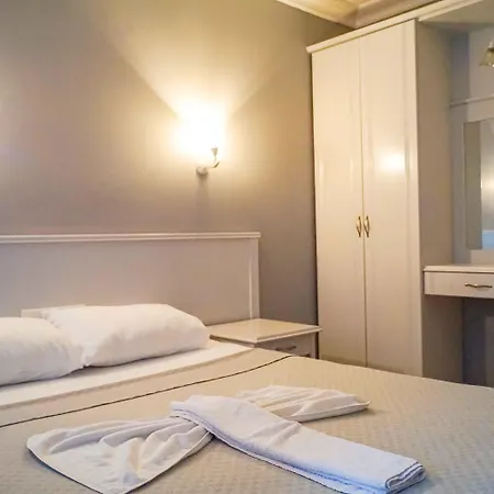 Adora Side Apart Hotel *
